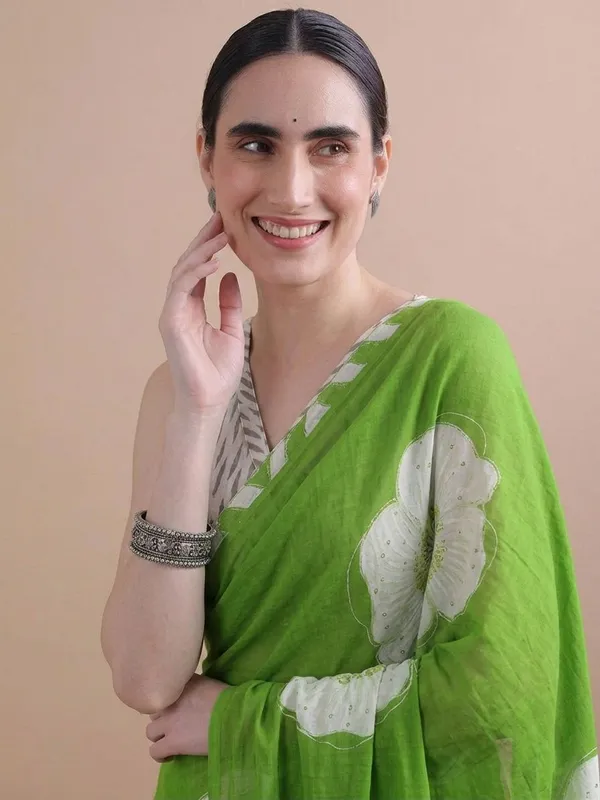 Leelavati_Printed_Floral_Print_Geometric_Print_Blocked_Printed_Daily_Wear_Pure_Cotton_Saree_Green