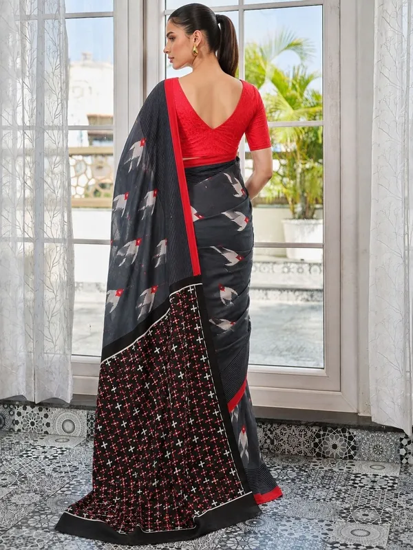 Leelavati_Printed_Floral_Print_Geometric_Print_Blocked_Printed_Daily_Wear_Pure_Cotton_Saree_Grey