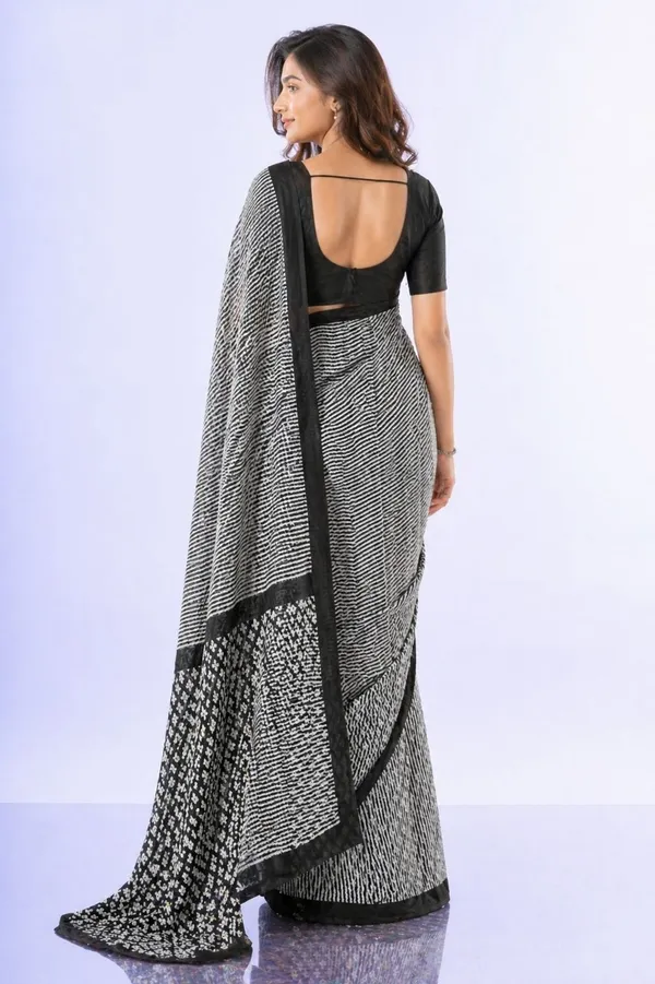 Leelavati_Printed_Floral_Print_Geometric_Print_Blocked_Printed_Daily_Wear_Pure_Cotton_Saree_Grey