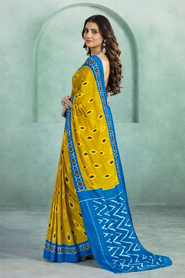 Leelavati_Printed_Floral_Print_Geometric_Print_Blocked_Printed_Daily_Wear_Pure_Cotton_Saree_Yellow