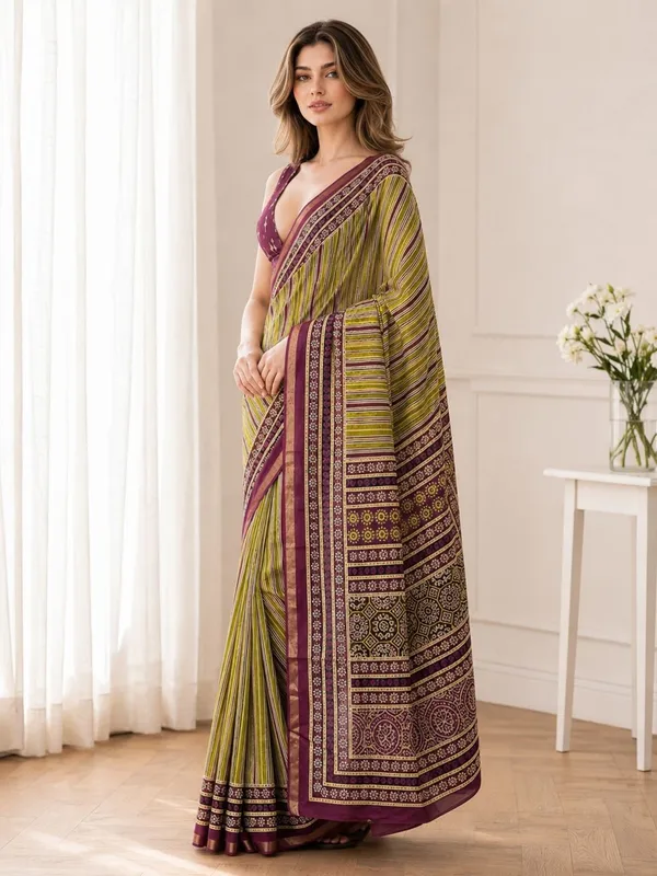 Leelavati_Printed_Floral_Print_Geometric_Print_Blocked_Printed_Woven_Daily_Wear_Pure_Cotton_Saree_Green