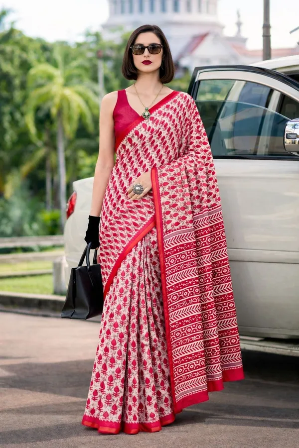 Leelavati_Printed_Floral_Print_Geometric_Print_Blocked_Printed_Woven_Daily_Wear_Pure_Cotton_Saree_Pink