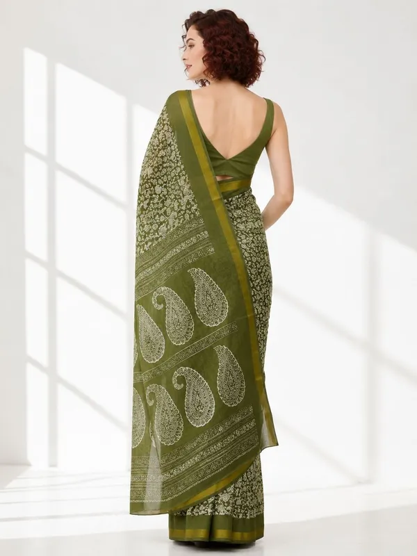 Leelavati_Printed_Floral_Print_Geometric_Print_Blocked_Printed_Woven_Daily_Wear_Pure_Cotton_Saree_Green