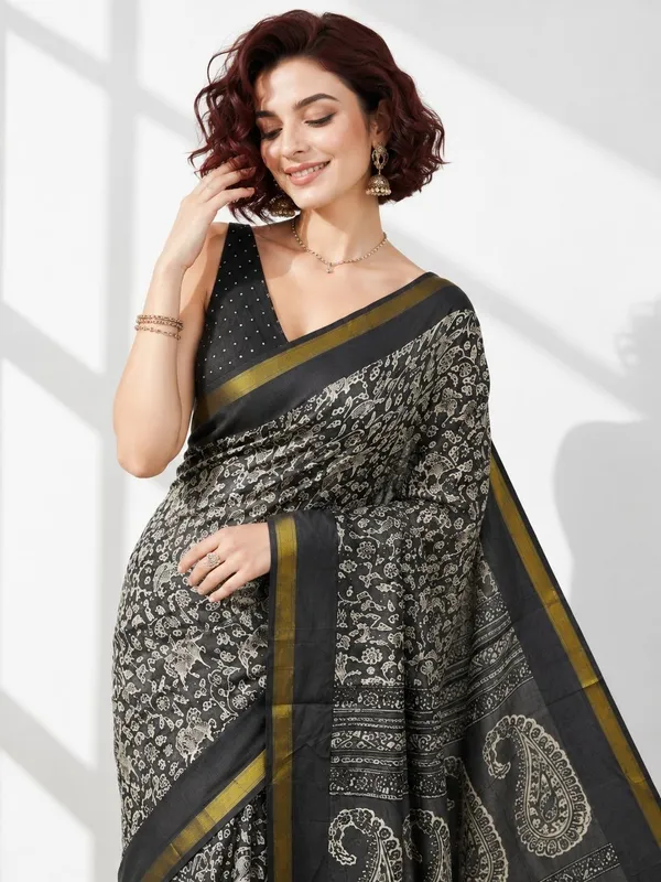 Leelavati_Printed_Floral_Print_Geometric_Print_Blocked_Printed_Woven_Daily_Wear_Pure_Cotton_Saree_Grey