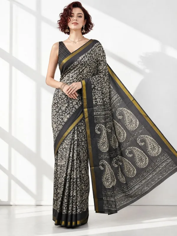 Leelavati_Printed_Floral_Print_Geometric_Print_Blocked_Printed_Woven_Daily_Wear_Pure_Cotton_Saree_Grey