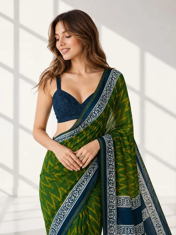 Leelavati_Printed_Floral_Print_Geometric_Print_Blocked_Printed_Woven_Daily_Wear_Pure_Cotton_Saree_Green