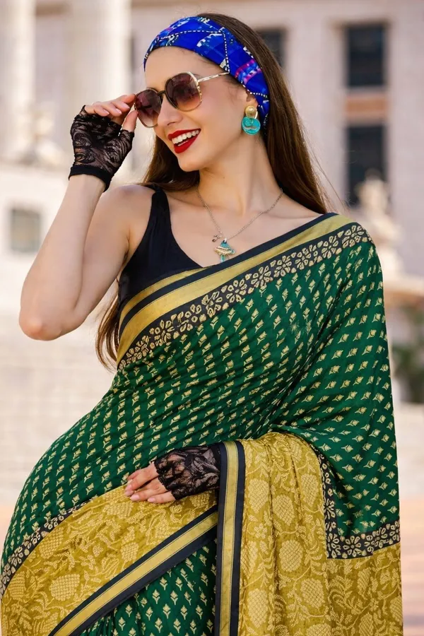 Leelavati_Printed_Floral_Print_Geometric_Print_Blocked_Printed_Woven_Daily_Wear_Pure_Cotton_Saree_Green