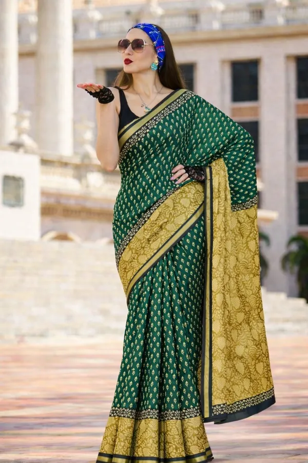 Leelavati_Printed_Floral_Print_Geometric_Print_Blocked_Printed_Woven_Daily_Wear_Pure_Cotton_Saree_Green