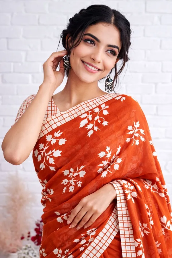 Leelavati_Printed_Floral_Print_Geometric_Print_Blocked_Printed_Daily_Wear_Pure_Cotton_Saree_Red
