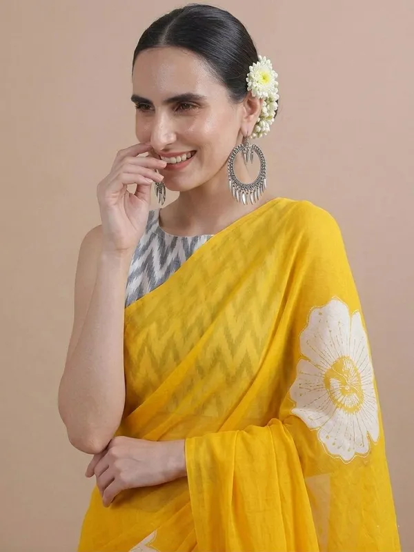 Leelavati_Printed_Floral_Print_Geometric_Print_Blocked_Printed_Daily_Wear_Pure_Cotton_Saree_Yellow