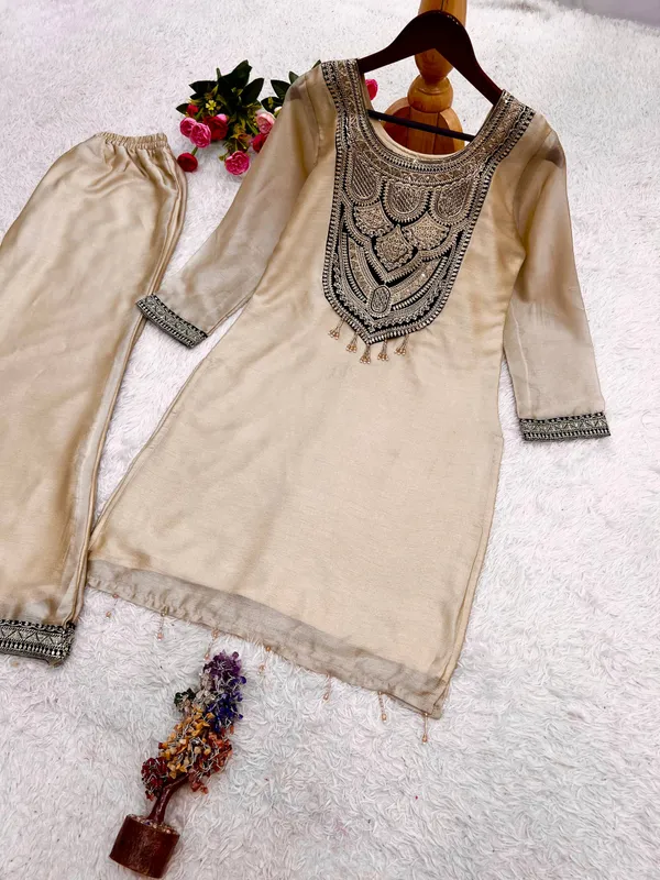 1🧚🏻_*INTRODUSING__NEW_ELEGANT_DESIGN_2_PIECE_CODSET_COLLECTION_IN_BEAUTIFUL_TOP_AND_PLAZZO*_🔥🥰
