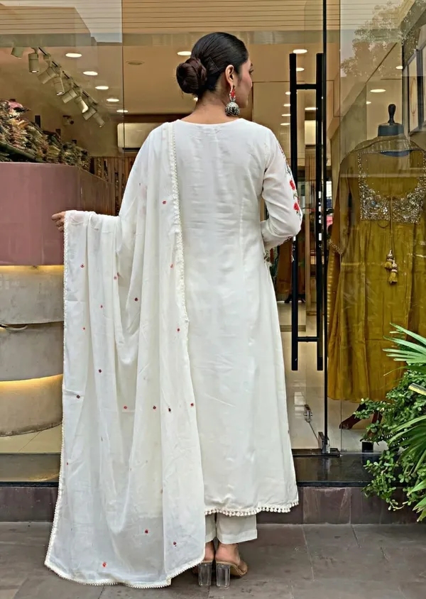 White_Chanderi_Silk_Embroidered_Kurti_With_Pant_And_Dupatta_For_Women