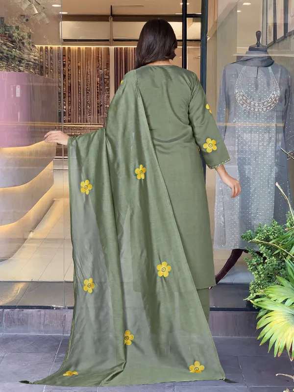 Green_Chanderi_Silk_Embroidered_Kurti_With_Pant_And_Dupatta_For_Women