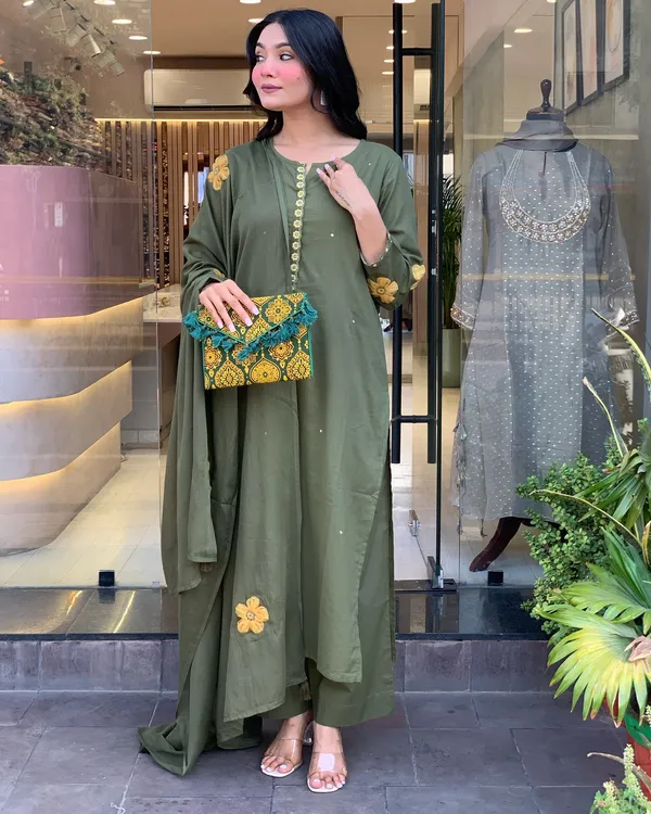 Green_Chanderi_Silk_Embroidered_Kurti_With_Pant_And_Dupatta_For_Women