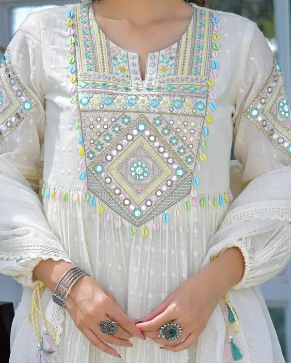 White_Flex_Butti_Cotton_Embroidered_Kurti_With_Pant_And_Dupatta_For_Women