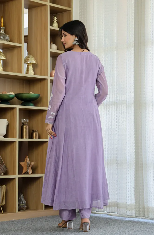 Lavender_Chanderi_Silk_Embroidered_Kurti_With_Pant_And_Dupatta_For_Women