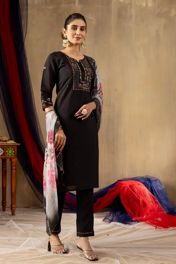 Black_Roman_Silk_Embroidery_Kurti_With_Pant_And_Dupatta_For_Women