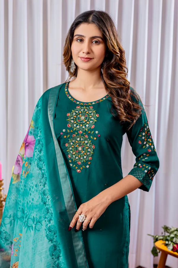 Green_Viscose_Silk_Embroidery_Kurti_With_Pant_And_Dupatta_For_Women