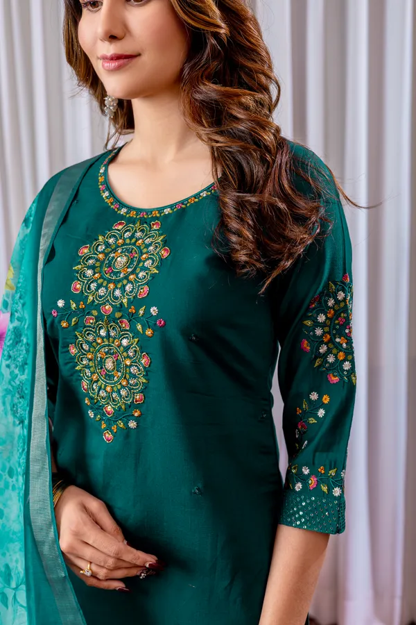 Green_Viscose_Silk_Embroidery_Kurti_With_Pant_And_Dupatta_For_Women