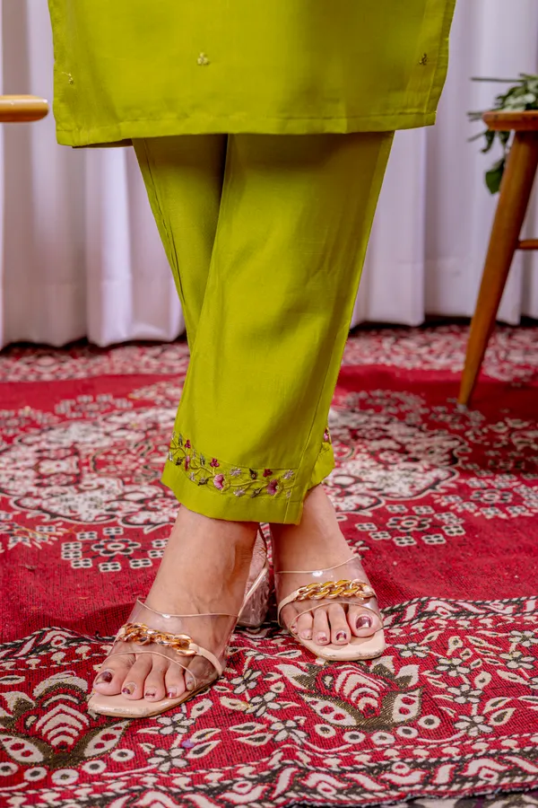 Parrot_Green_Viscose_Silk_Embroidered_Kurti_With_Pant_And_Dupatta_For_Women