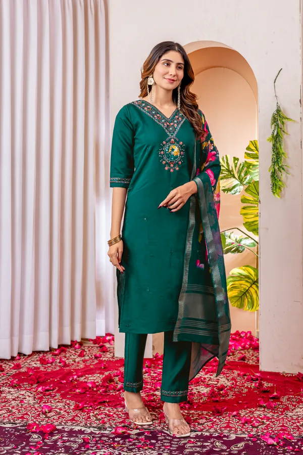 Green_Marina_Viscose_Silk_Embroidered_Kurti_With_Pant_And_Dupatta_For_Women