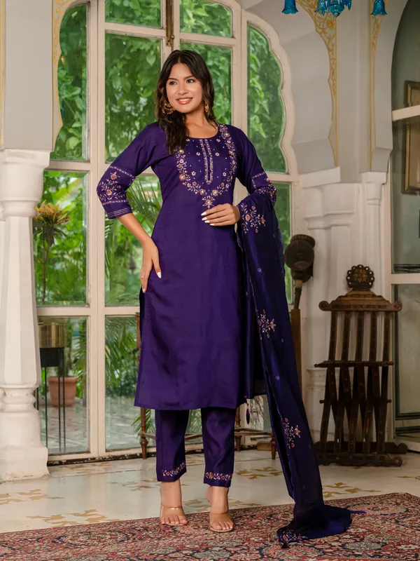 Violet_Marina_Silk_Embroidered_Kurti_With_Pant_And_Dupatta_For_Women
