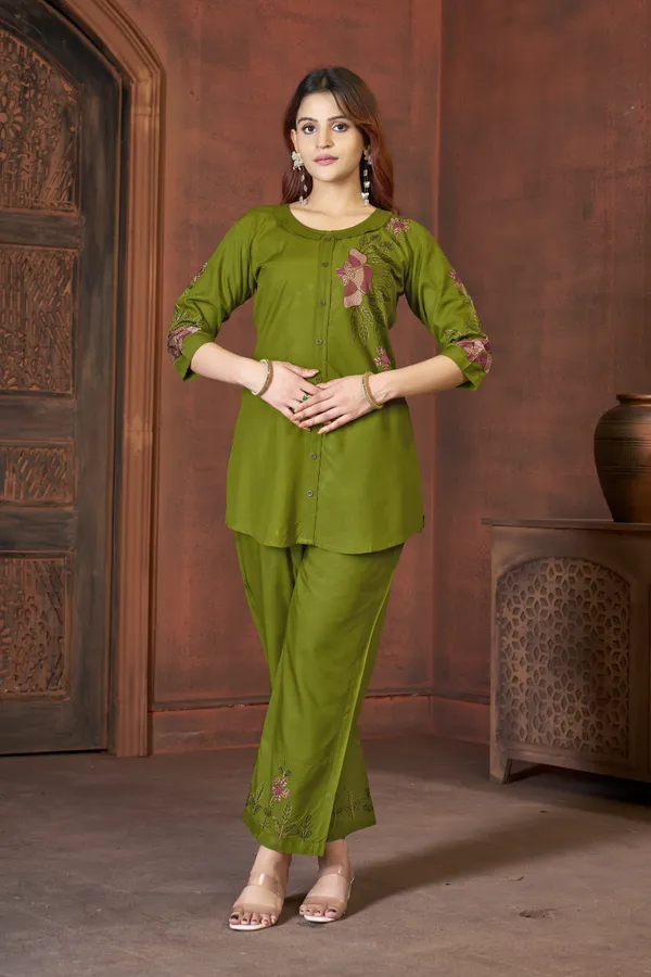 Green_Heavy_Rayon_Embroidered_Co-Ords_Set_Top_With_Bottomwear_For_Women