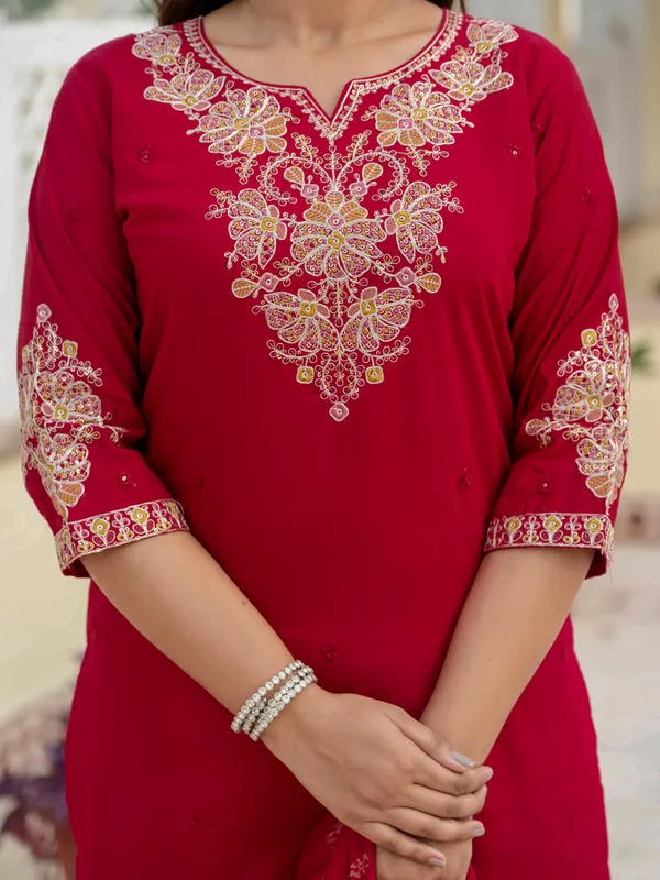 Maroon_Roman_Silk_Embroidered_Kurti_With_Pant_And_Dupatta_For_Women