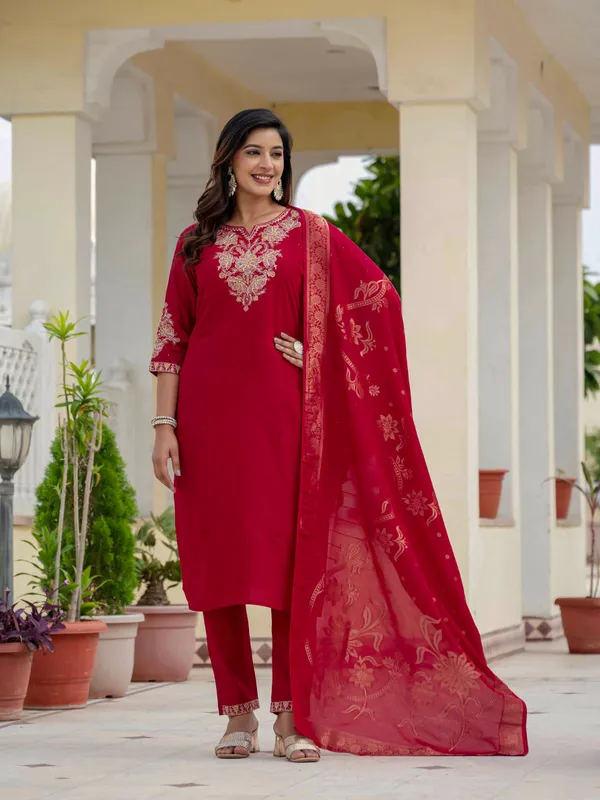 Maroon_Roman_Silk_Embroidered_Kurti_With_Pant_And_Dupatta_For_Women