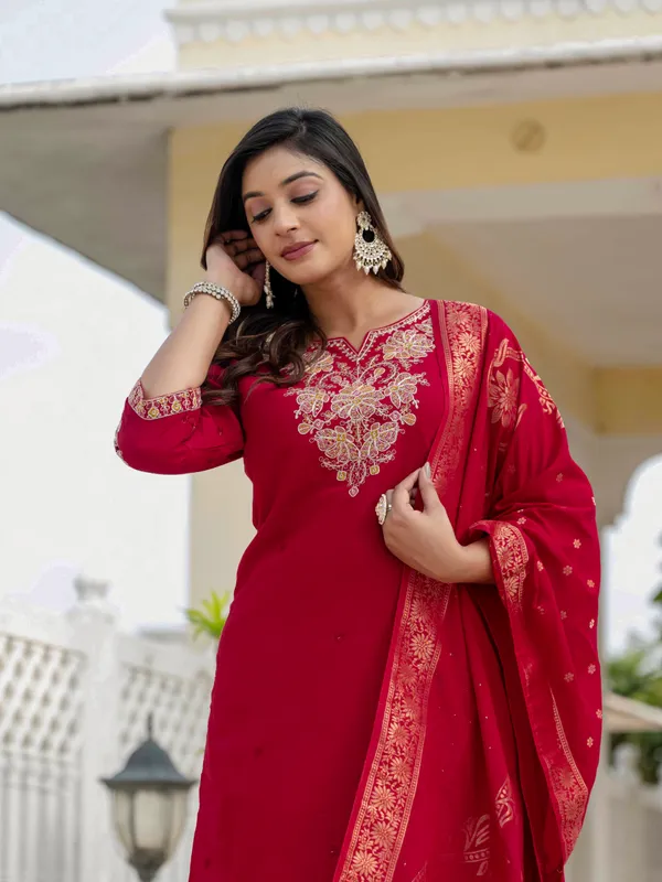 Maroon_Roman_Silk_Embroidered_Kurti_With_Pant_And_Dupatta_For_Women