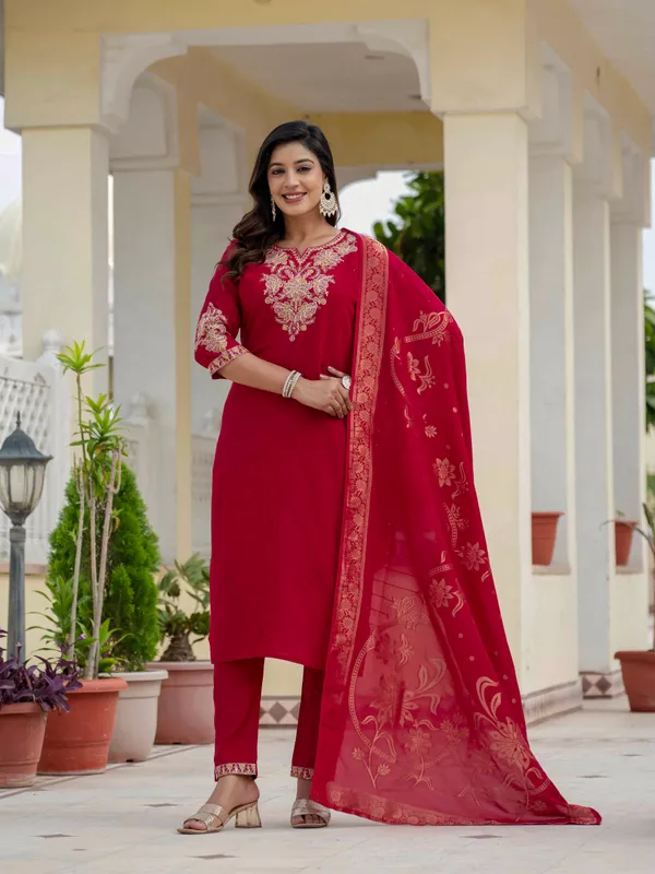 Maroon_Roman_Silk_Embroidered_Kurti_With_Pant_And_Dupatta_For_Women