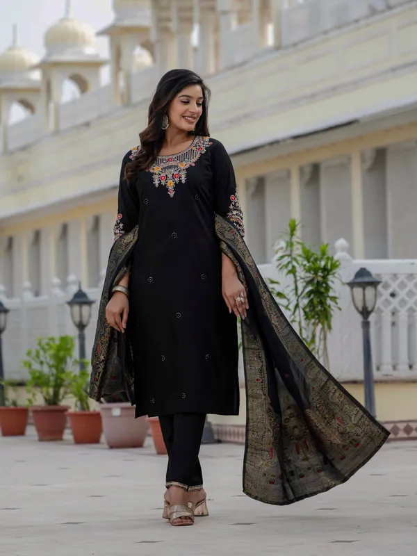 Black_Roman_Silk_Sequins_Embroidered_Kurti_With_Pant_And_Dupatta_For_Women