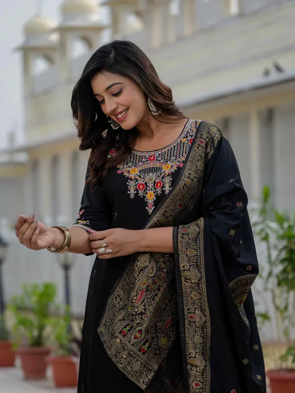 Black_Roman_Silk_Sequins_Embroidered_Kurti_With_Pant_And_Dupatta_For_Women