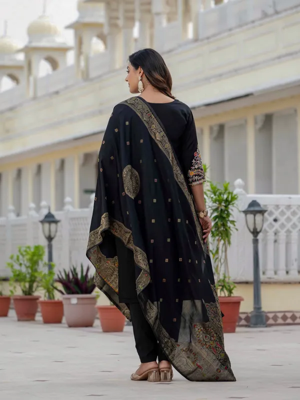 Black_Roman_Silk_Sequins_Embroidered_Kurti_With_Pant_And_Dupatta_For_Women
