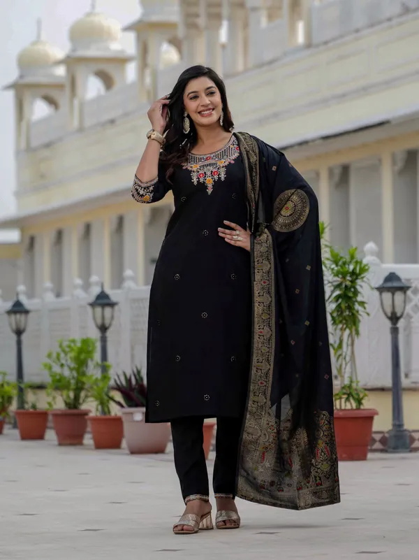 Black_Roman_Silk_Sequins_Embroidered_Kurti_With_Pant_And_Dupatta_For_Women
