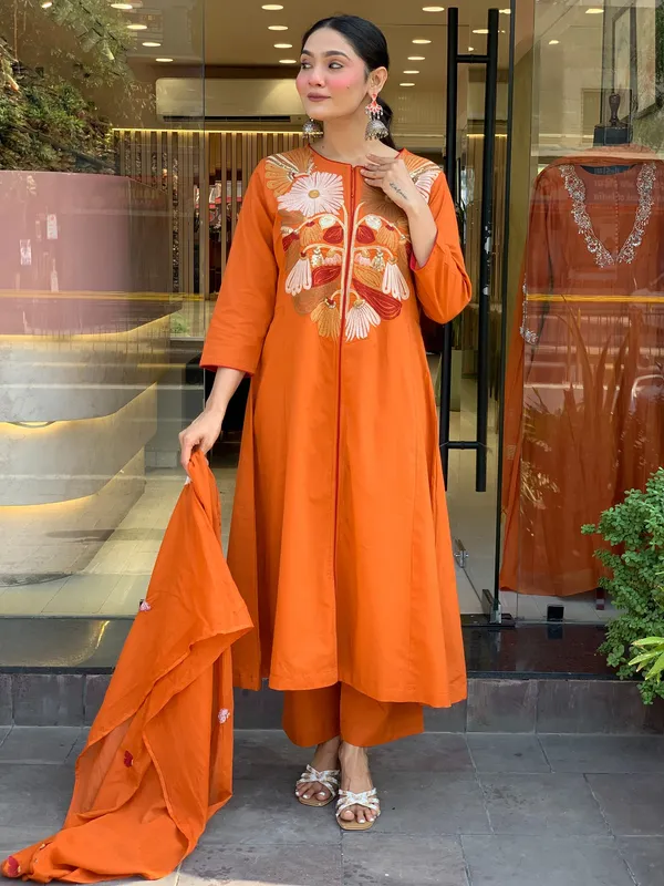 Orange_Chanderi_Silk_Embroidery_Kurti_With_Pant_And_Dupatta_For_Women