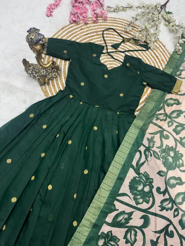 Introducing_New_Super_Trendy_Traditional_Outfit