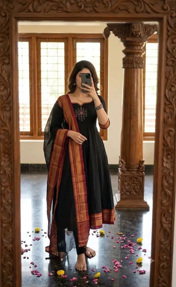 Introducing_New_Super_Trendy_Traditional_Outfit_For_upcoming_festivals