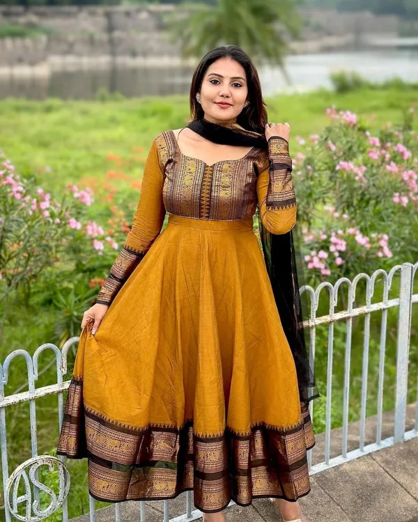 Mustard_Yellow_Pv_Chanderi_Jacquard_Zari_Border_Kurti_With_Dupatta_For_Women