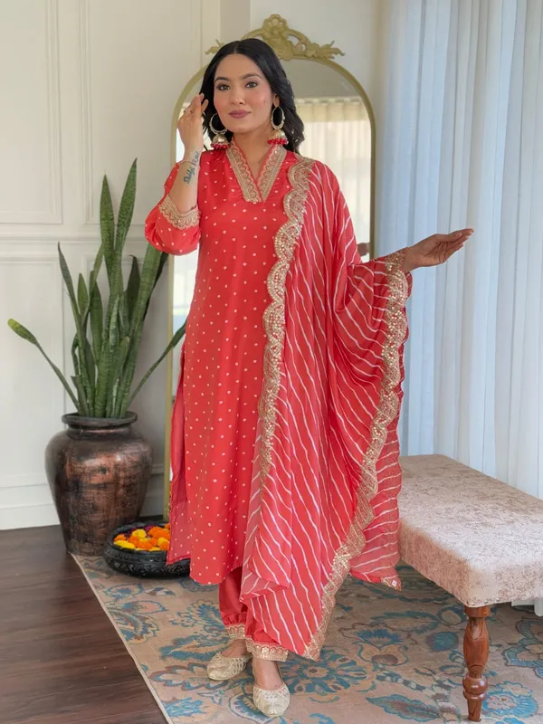 Red_Viscose_Bandhani_Print_Embroidered_Kurti_With_Pant_And_Dupatta_For_Women