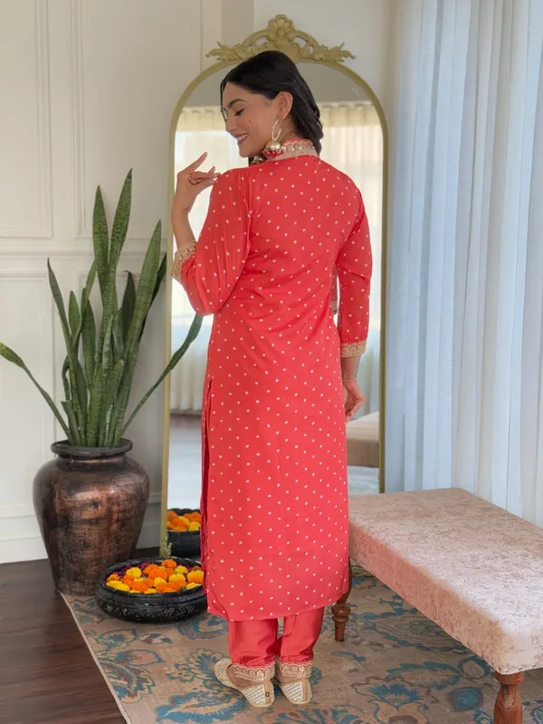 Red_Viscose_Bandhani_Print_Embroidered_Kurti_With_Pant_And_Dupatta_For_Women