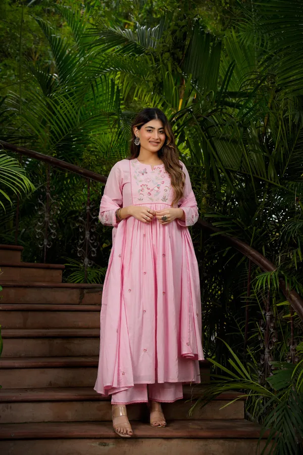 Pink_Chanderi_Silk_Embroidered_Kurti_With_Pant_And_Dupatta_For_Women