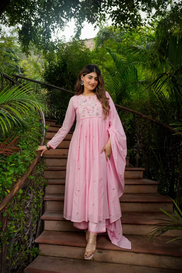 Pink_Chanderi_Silk_Embroidered_Kurti_With_Pant_And_Dupatta_For_Women