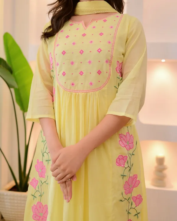 Yellow_Parampara_Silk_Embroidered_Kurti_With_Pant_And_Dupatta_For_Women