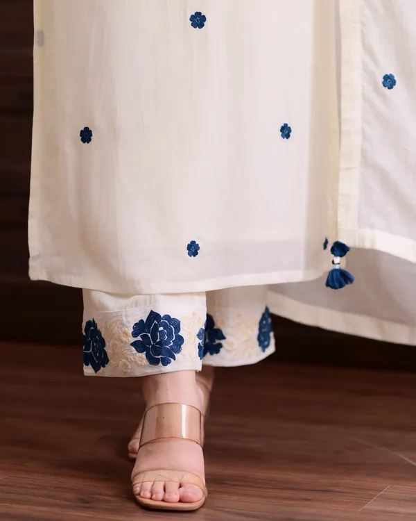 Cream_Rayon_Slub_Embroidered_Kurti_With_Pant_And_Dupatta_For_Women