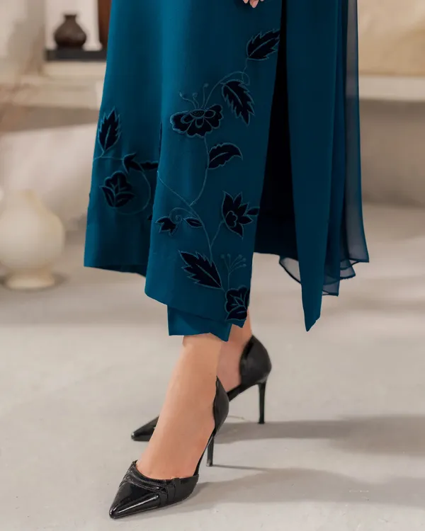 Navy_Blue_Chanderi_Silk_Embroidered_Kurti_With_Pant_And_Dupatta_For_Women