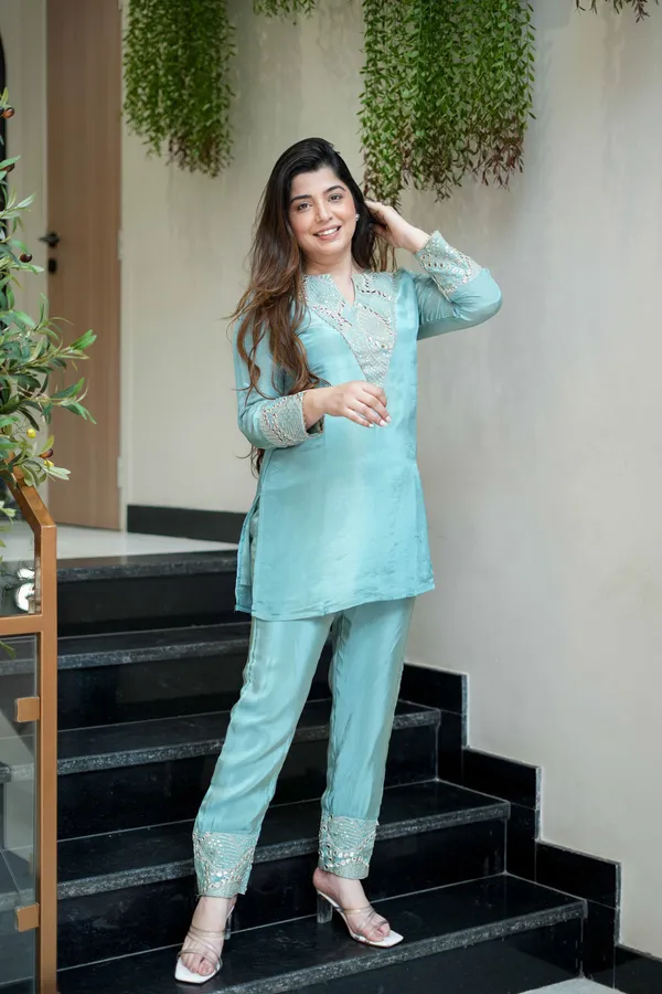 Blue_Simmar_Silk_Mirror_Sequins_Kurti_With_Palazzo_For_Women