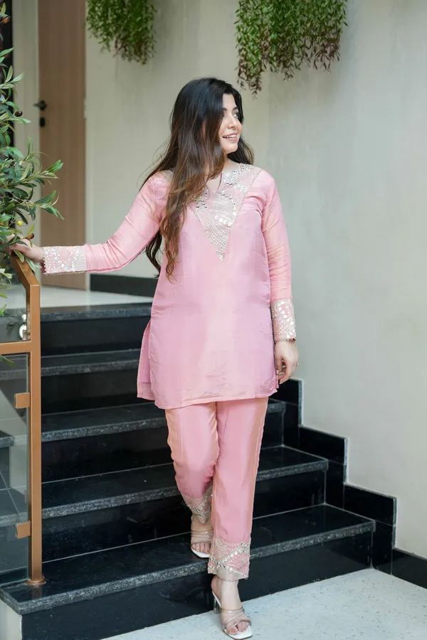 Pink_Shimmer_Silk_Embroidered_Kurti_With_Palazzo_For_Women