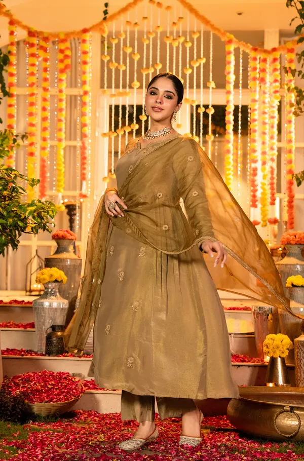 Golden_Chanderi_Silk_Embroidered_Kurti_With_Pant_And_Dupatta_For_Women
