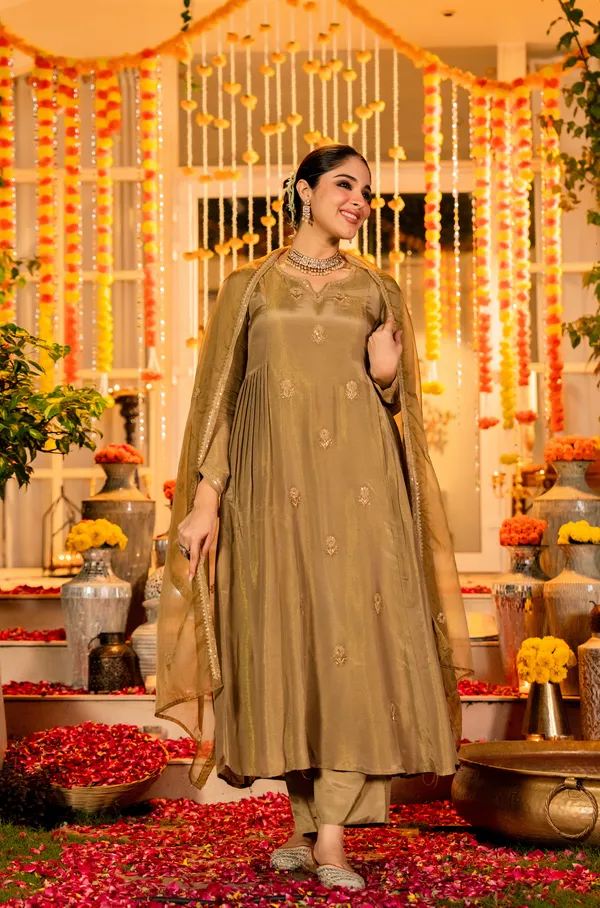 Golden_Chanderi_Silk_Embroidered_Kurti_With_Pant_And_Dupatta_For_Women